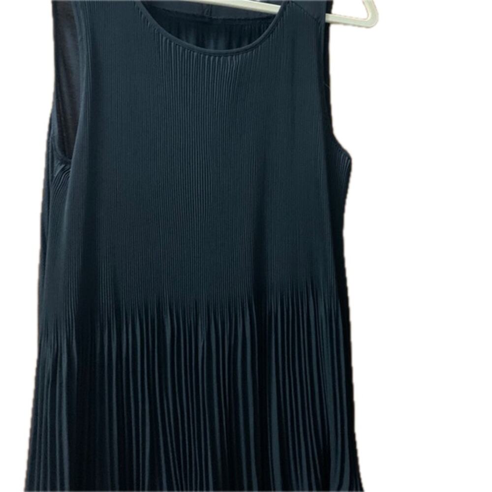 LOFT Pleated Flowy Black Sleeveless Tank Blouse Size Small - Picture 11 of 13